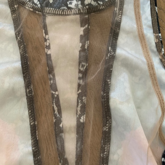 LF Floral SheervBodysuit - Picture 7 of 15